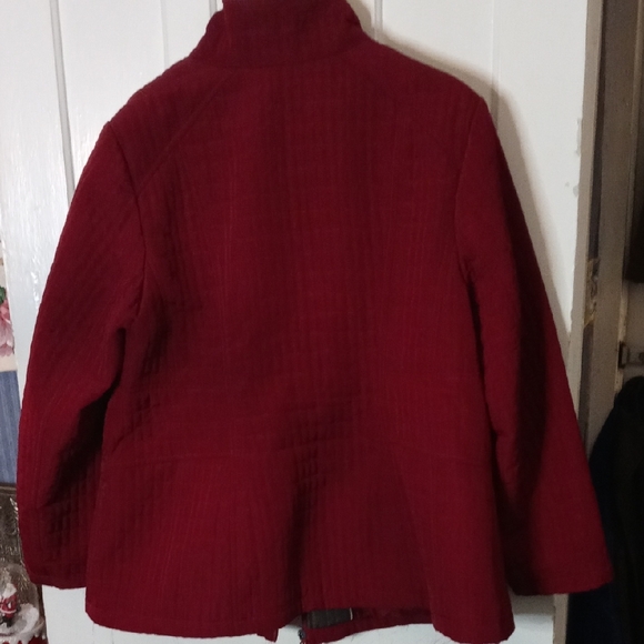 Gallery Red Jacket - Picture 3 of 7